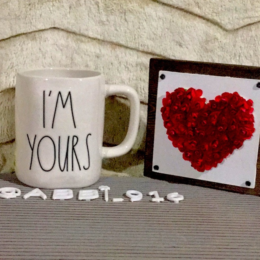 Rae Dunn I’M YOURS Dual sided Heart Mug ❤️